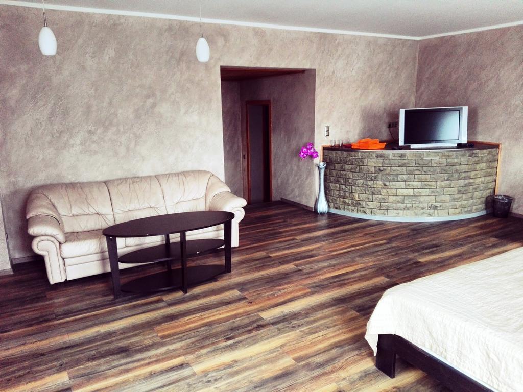 Urusel Guesthouse Таллин Экстерьер фото